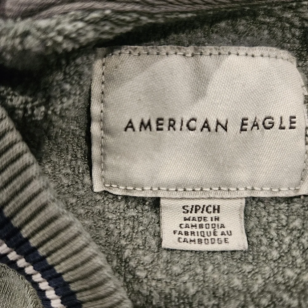 American Eagle Cropped Sweater - Picture 3 of 6